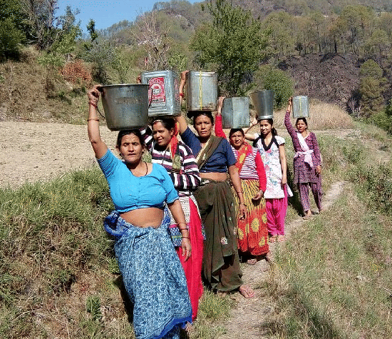 Water crises in a dozen villages of Salt Block