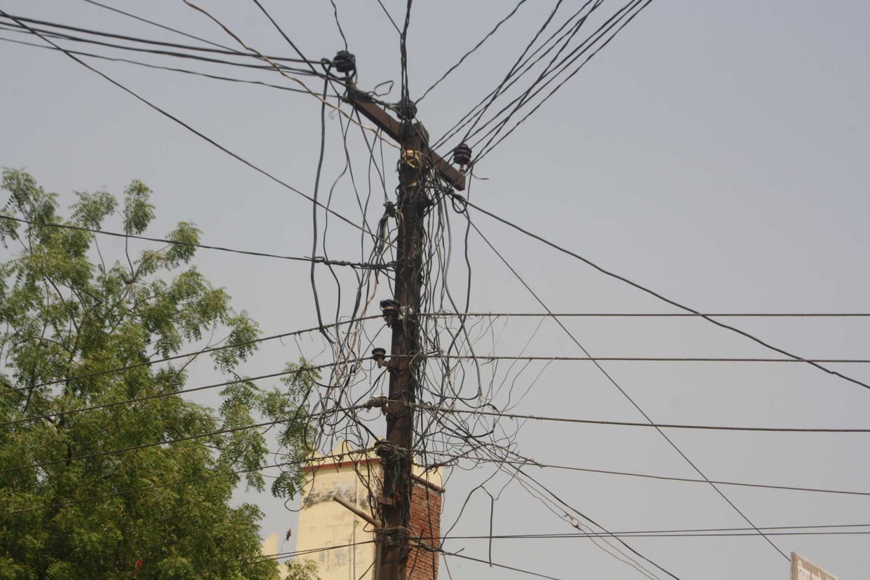 मौसम ने लिया करवट, बिजली ने बदले तेवर