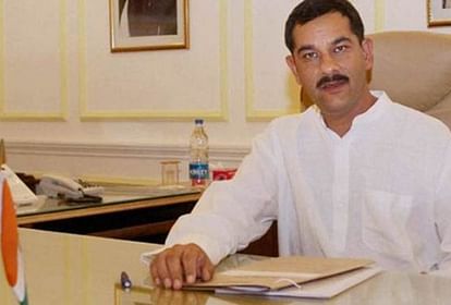 Congress leader Jitendra Singh claimed Odisha cm Patnaik remained close to PM Modi and Home Minister Amit Shah