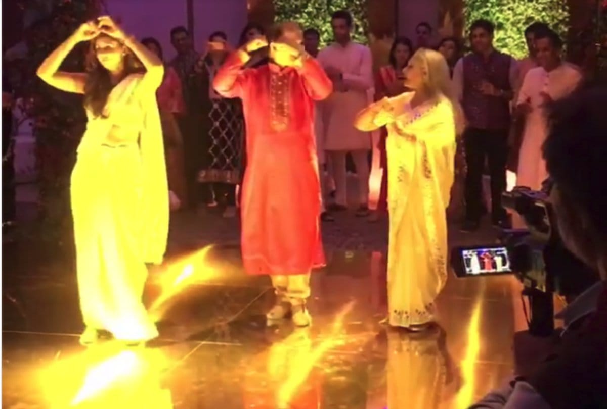 jaya bachchan and sonam kapoor dance video viral