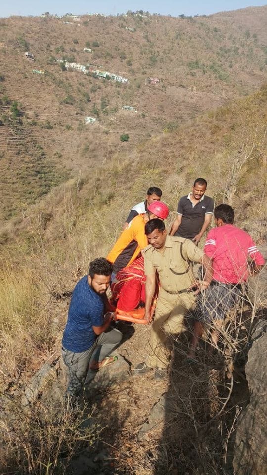 Horrible photos of couple dead body rescue car accident in tehri