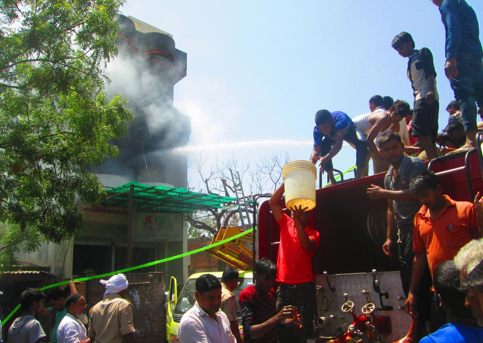 People are in fear after house caught fire see photos