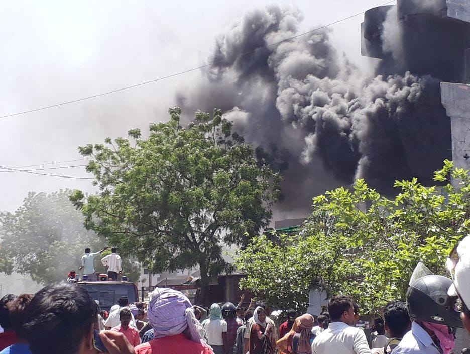 People are in fear after house caught fire see photos