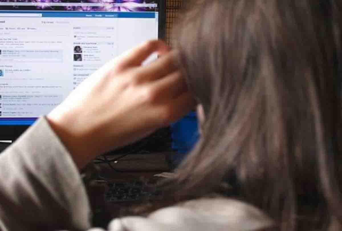 Boy Post Dirty Pictures Of Girl On Facebook