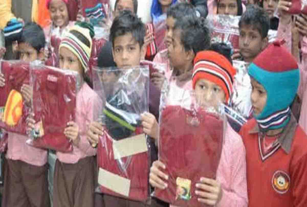 scam in sweater distribution in farrukhabad prisdiy schools