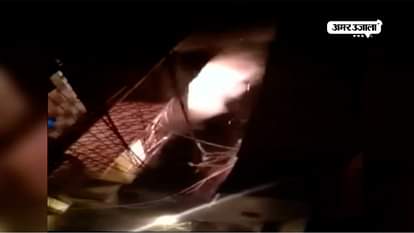 two labors dead in fire at garment warehouse in Delhi
