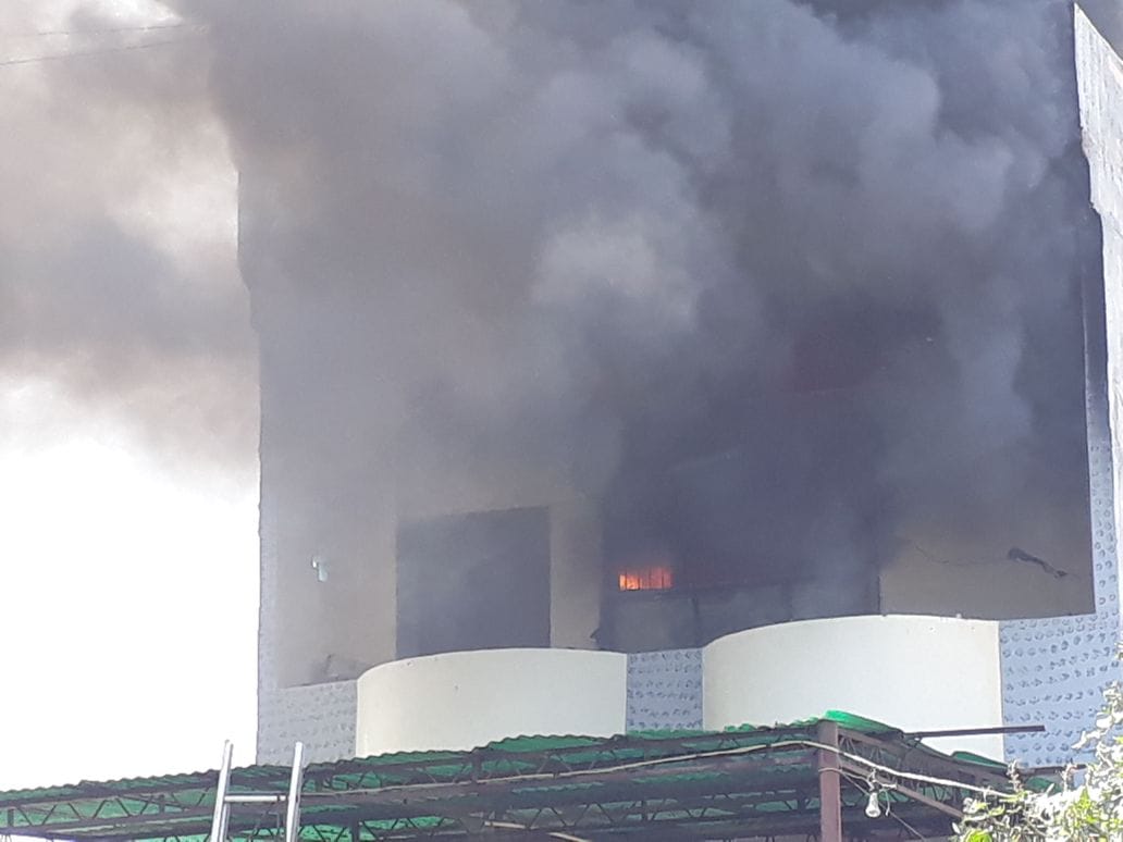 Huge fire in house and businessman killed at azamgarh