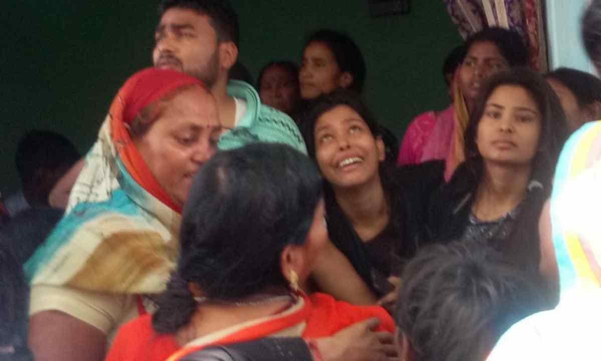 Huge fire in house and businessman killed at azamgarh