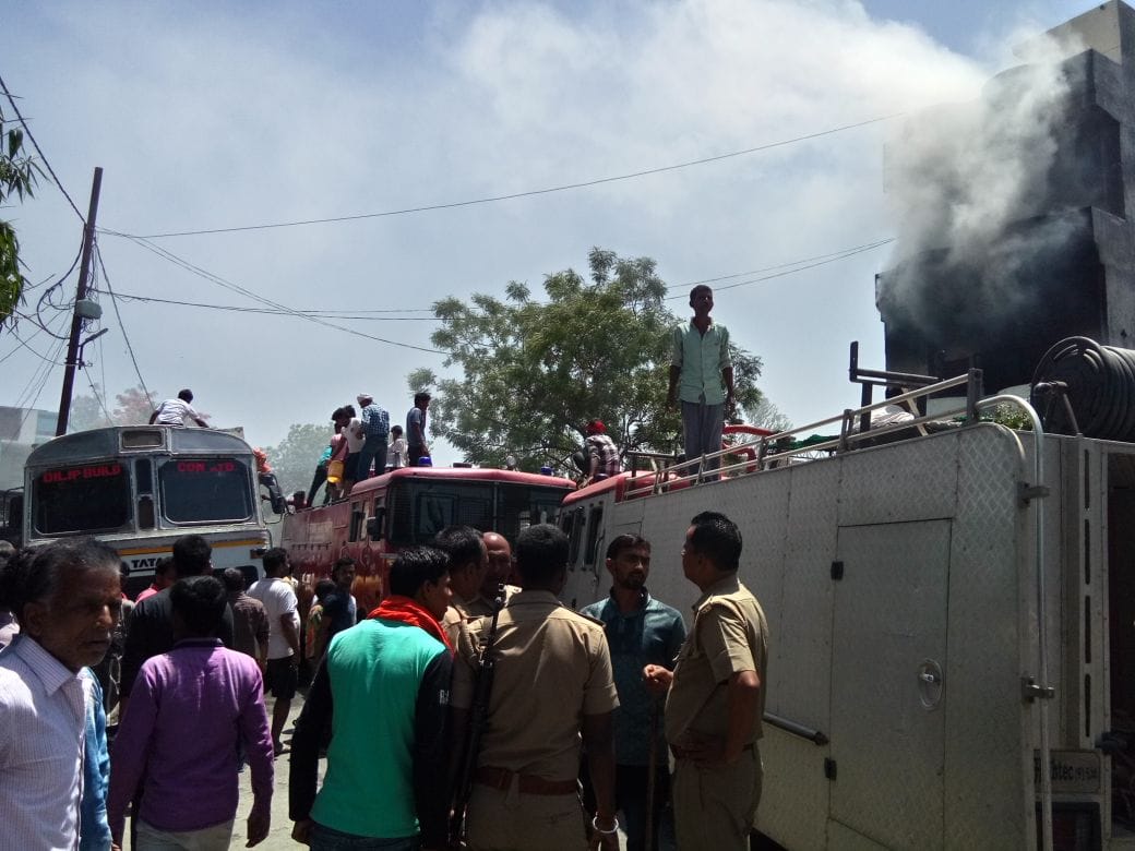 Huge fire in house and businessman killed at azamgarh