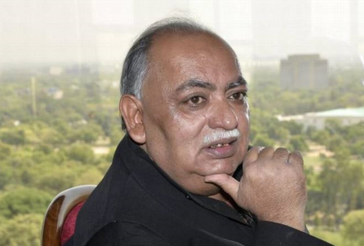 Case filed against poet Munawwar Rana for making derogatory remarks