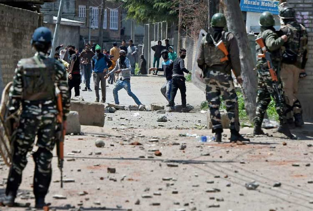 Army firing on stone pelters in Shopian, Jammu and kashmir