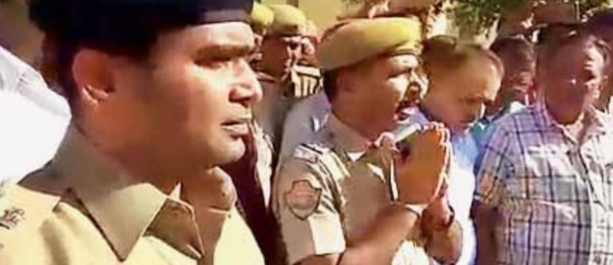 SHO apologizes to protesters after they alleged him for saying objectionable remarks