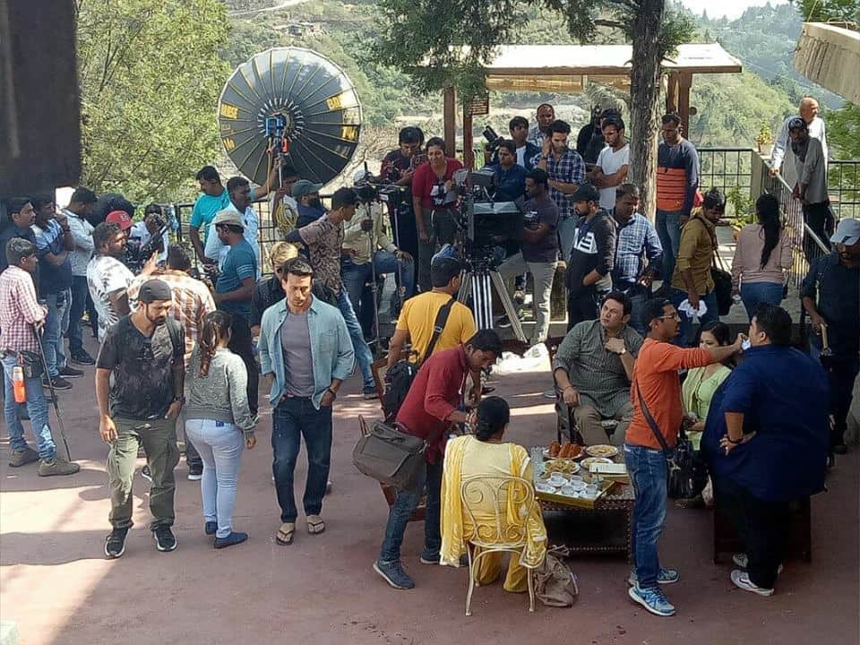  Tiger shroff going for tea in tara sutaria house on soty 2 shooting, dehradun