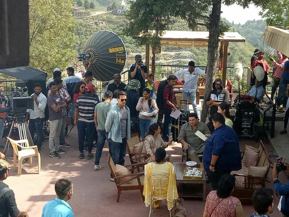 soty 2 shooting tiger shroff get a gift
