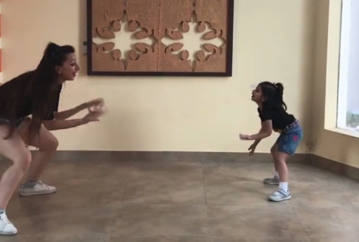 Video being viral of Four year old gfirl who is dancing on bom diggy diggy song with her teacher 