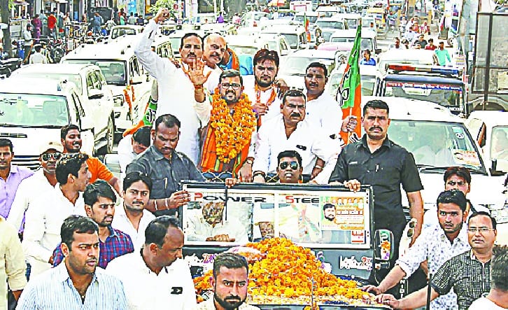  MLC Ashok's grand welcome in Bijnor