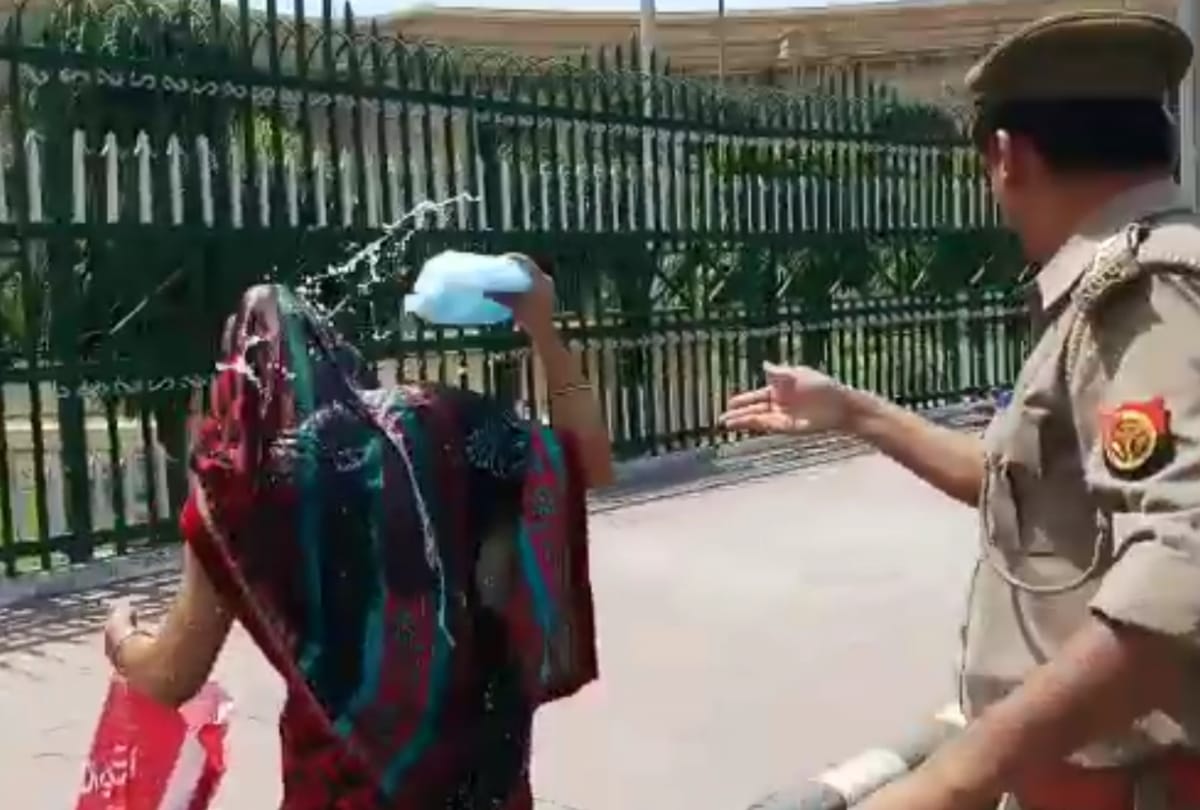 women attempt to suicide in front of up vidhan sabha
