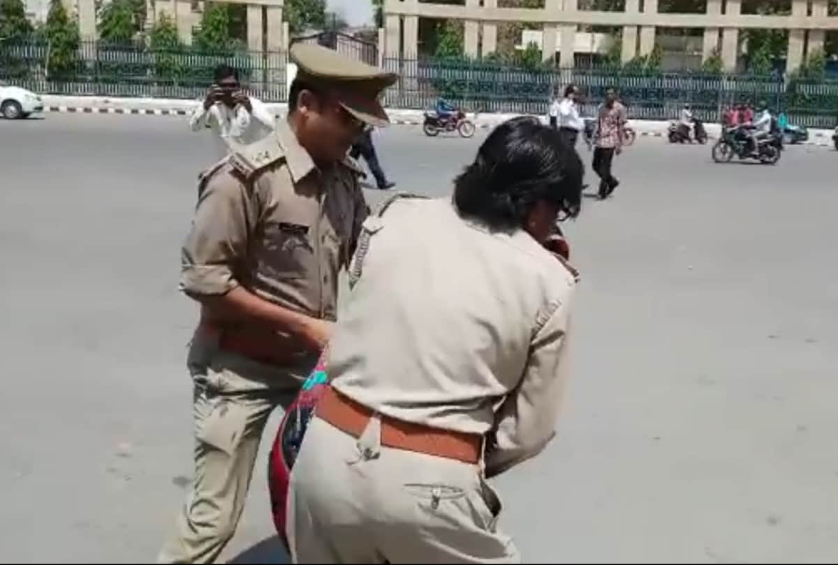women attempt to suicide in front of up vidhan sabha