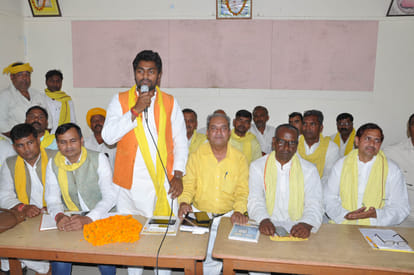 UP cabinet minister son gives objectionable comment for police station