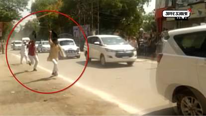 SP WORKERS SHOWED BLACK TO CM YOGI IN SULTANPUR OF UP