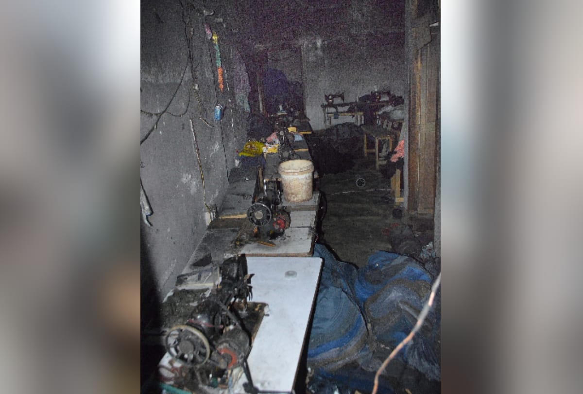 fire in gandhi nagar jeans factory 2 died, if ambulance would came on time their lives can be saved