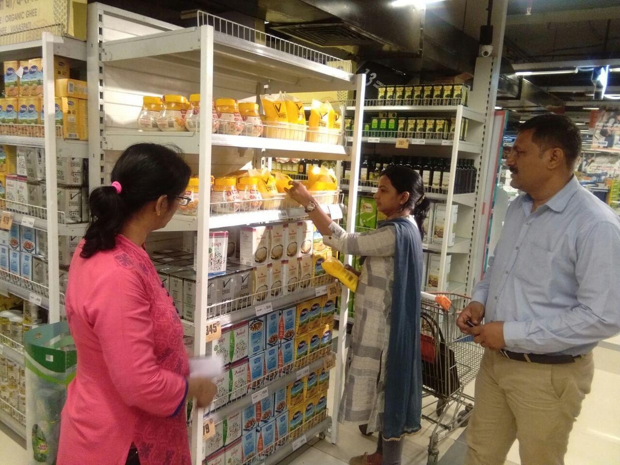 fsda raid on big bazar in lucknow