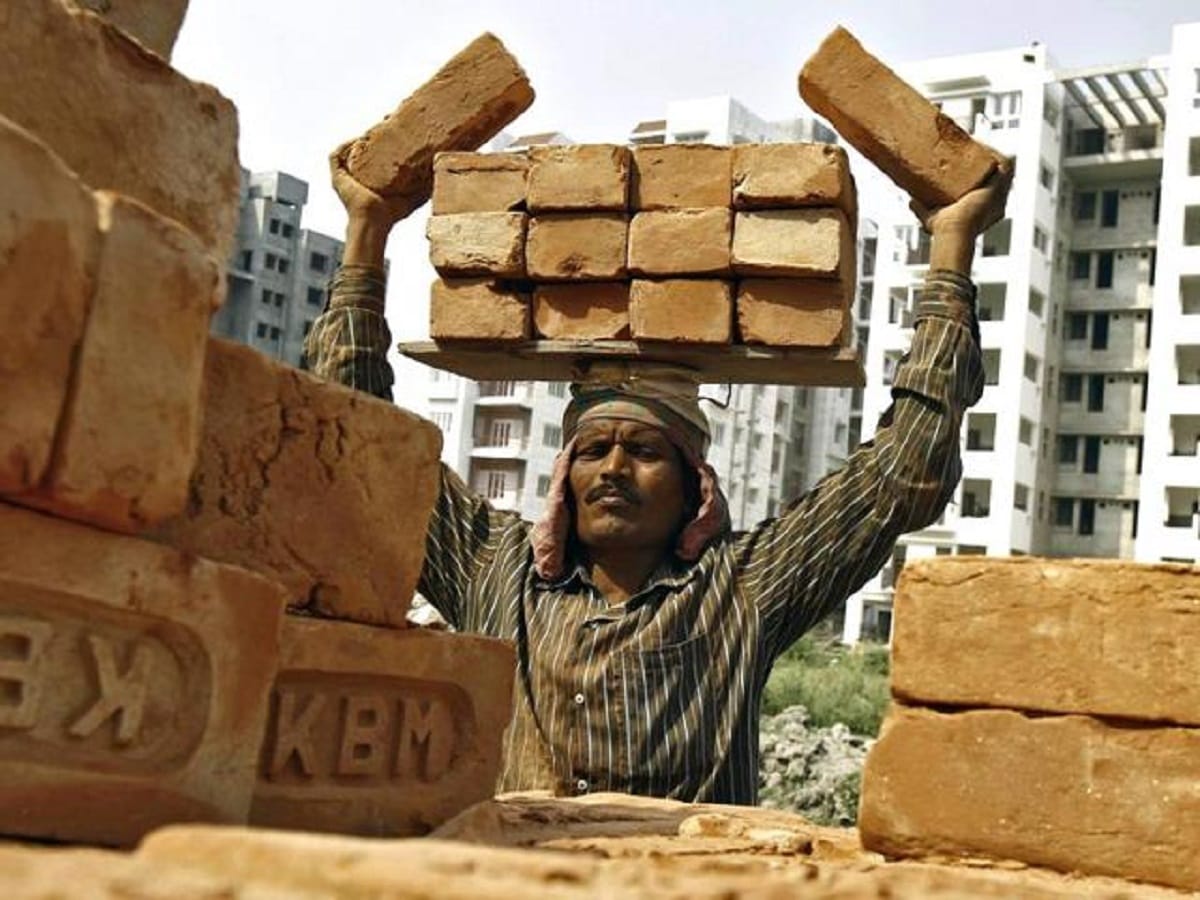 in between development schemes of gov.t new data came, 25% residents are labourers in mp