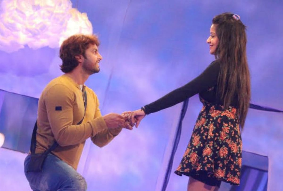 ten years completed of bhojpuri actor monalisa and vikrant singh rajpoot delhi-ncr