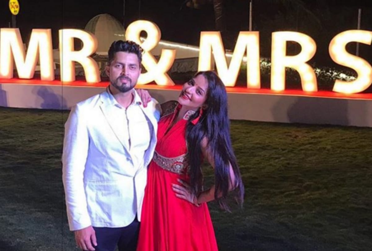 ten years completed of bhojpuri actor monalisa and vikrant singh rajpoot delhi-ncr