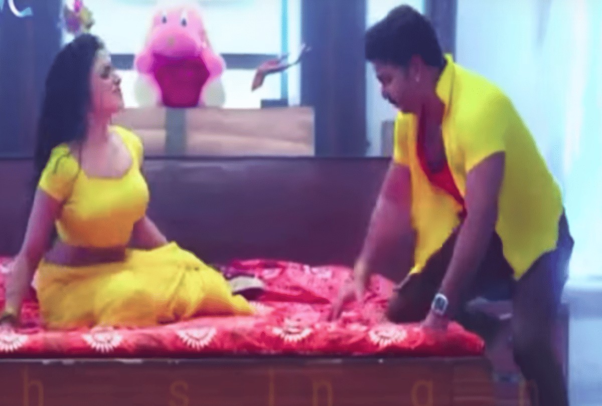 bhojpuri actor Pawan Singh new song Palangiya A Piya Sone Na Diya has been viral on social media