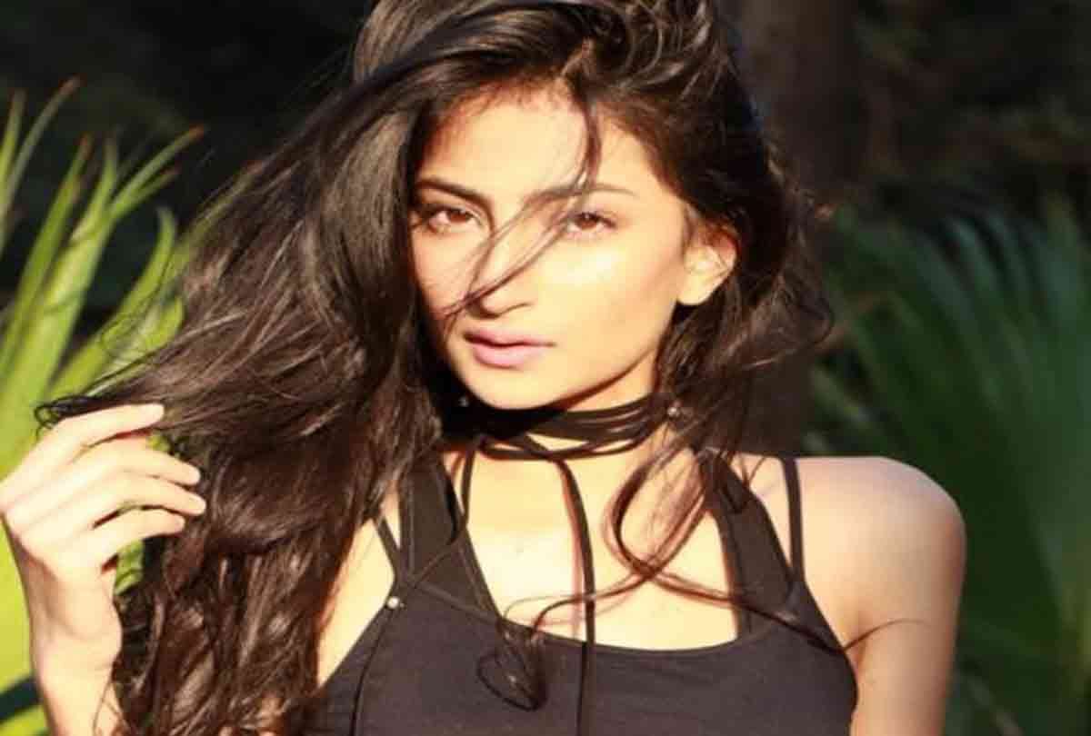 shweta tiwari daughter palak photo troll for lips give perfect reply