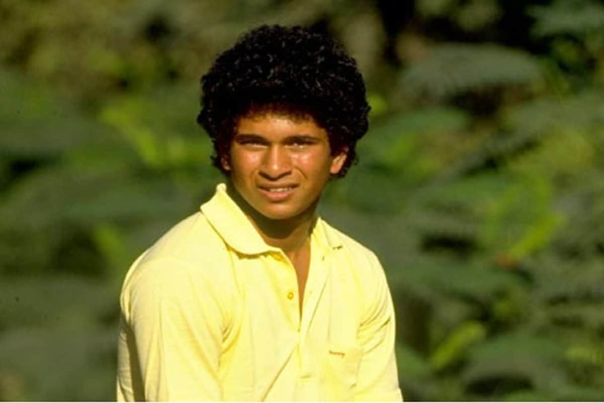 Sachin Tendulkar fielding for the Pakistan cricket team