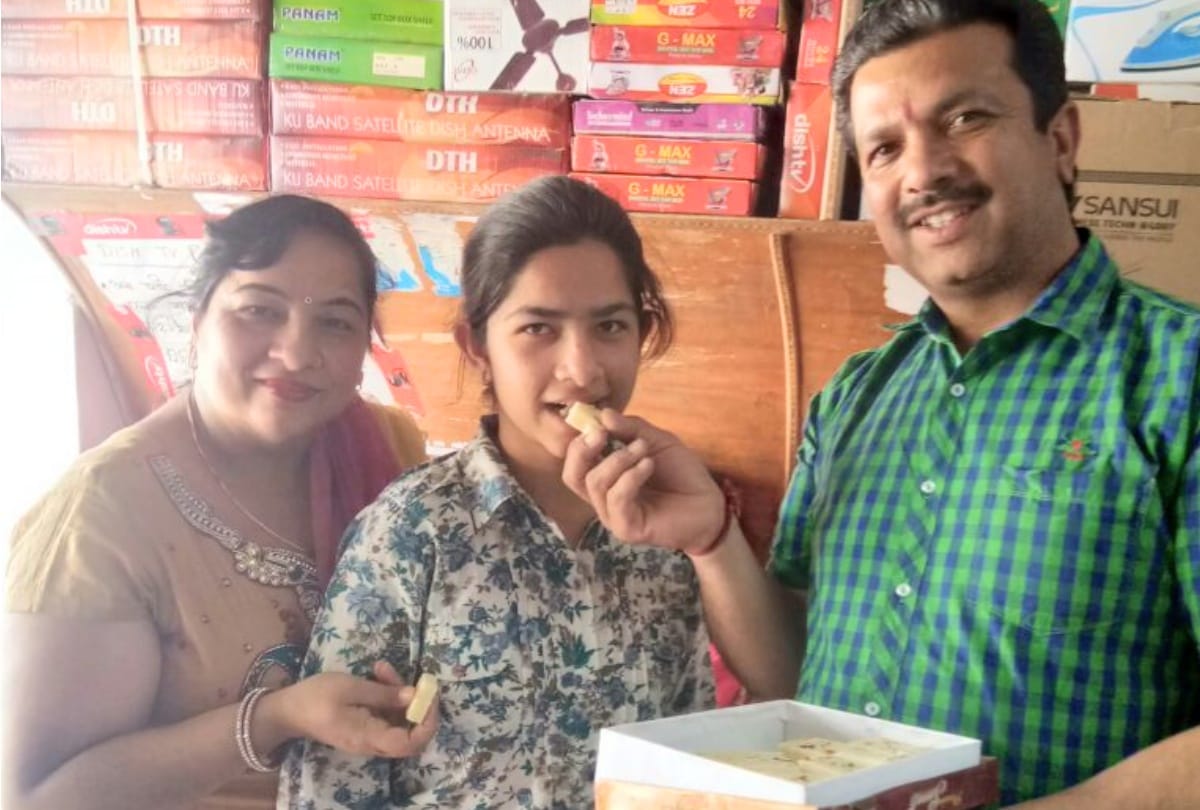 HPBOSE 12th Commerce Topper Saijal Arora side story