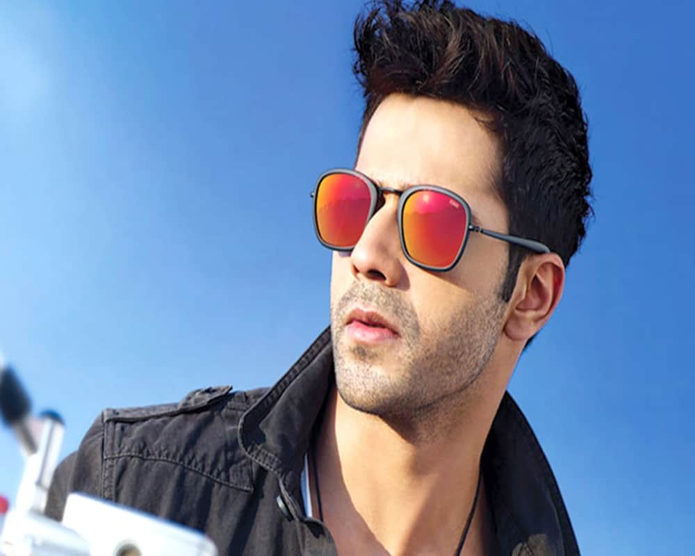 varun dhawan revealed why he kept his girlfriend away from limelight 