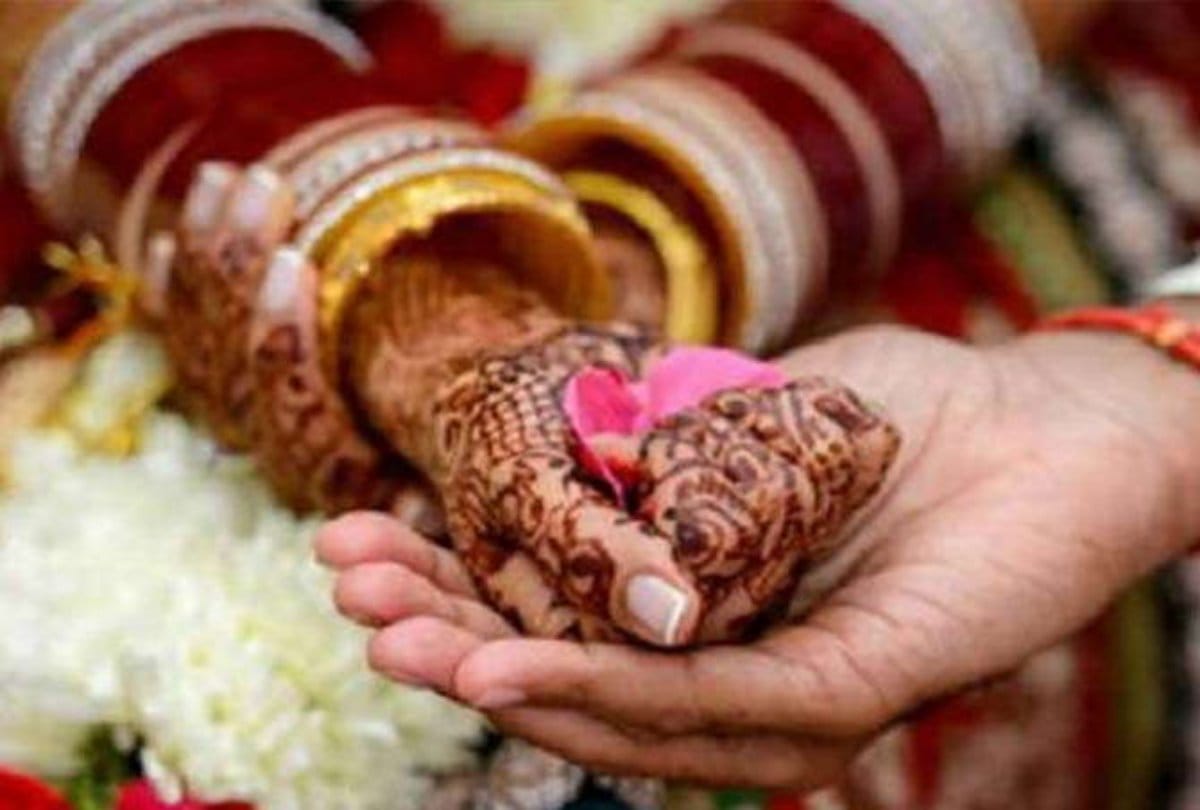 Secret of second marriage of Husband know through the Facebook