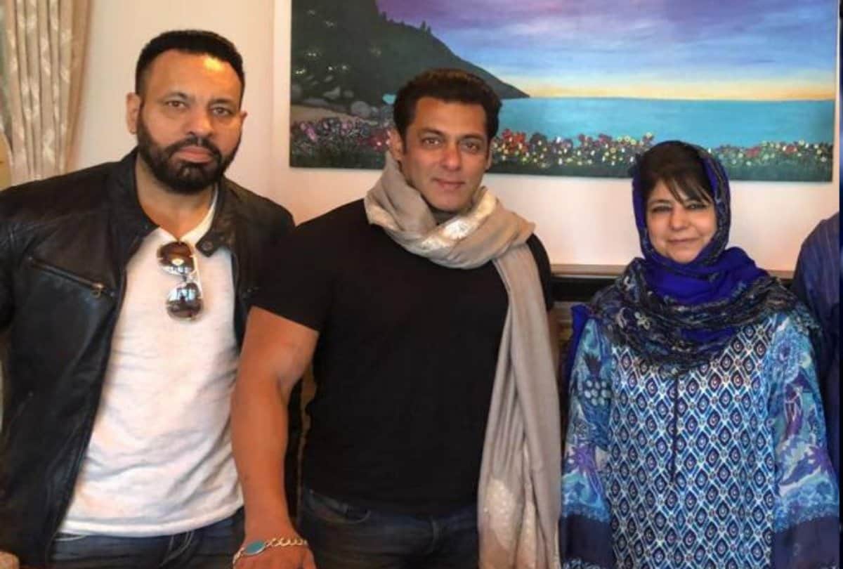 salman khan met jammu kashmir cm mehbooba mufti photo viral
