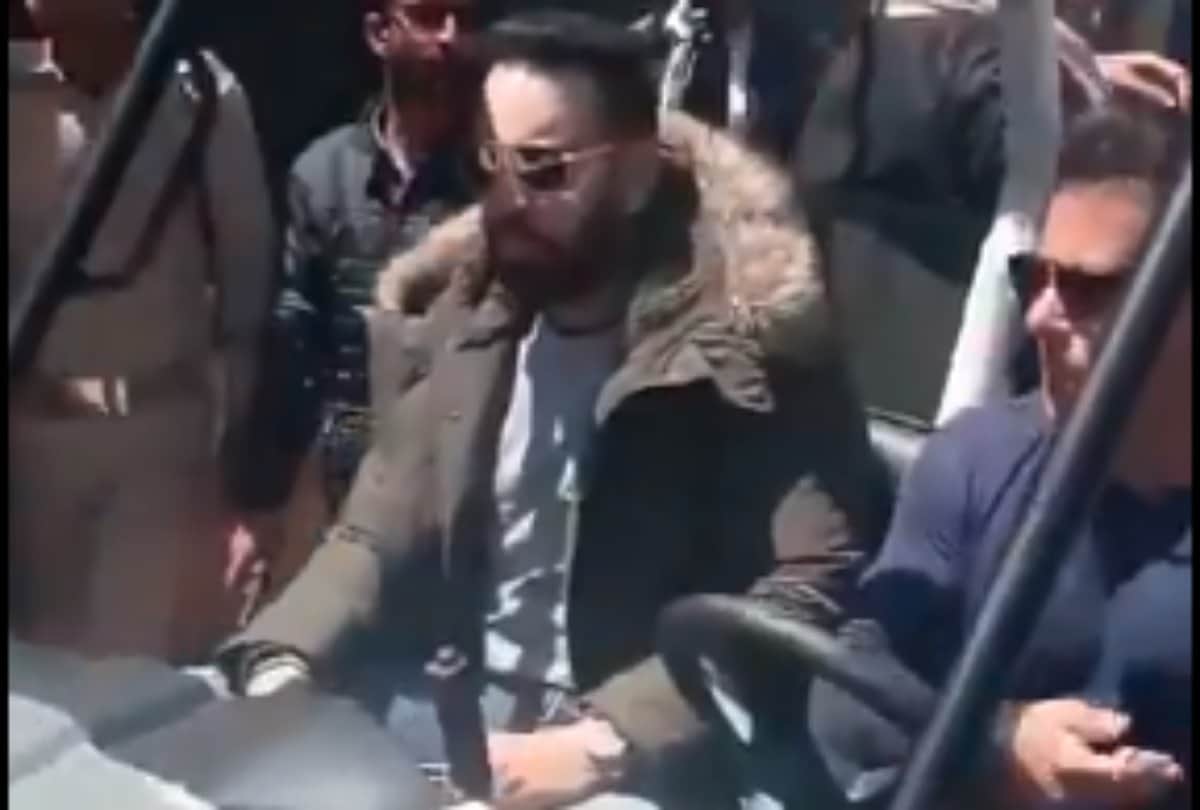 salman khan met jammu kashmir cm mehbooba mufti photo viral