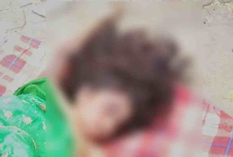 lady and girl child dead body found in suitcase in panipat
