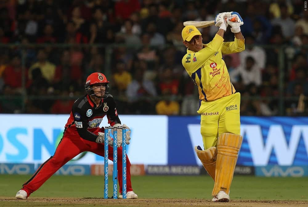 IPL 2018: Wife Sakshi Dhoni reaction after MS Dhoni match winning six, Watch video
