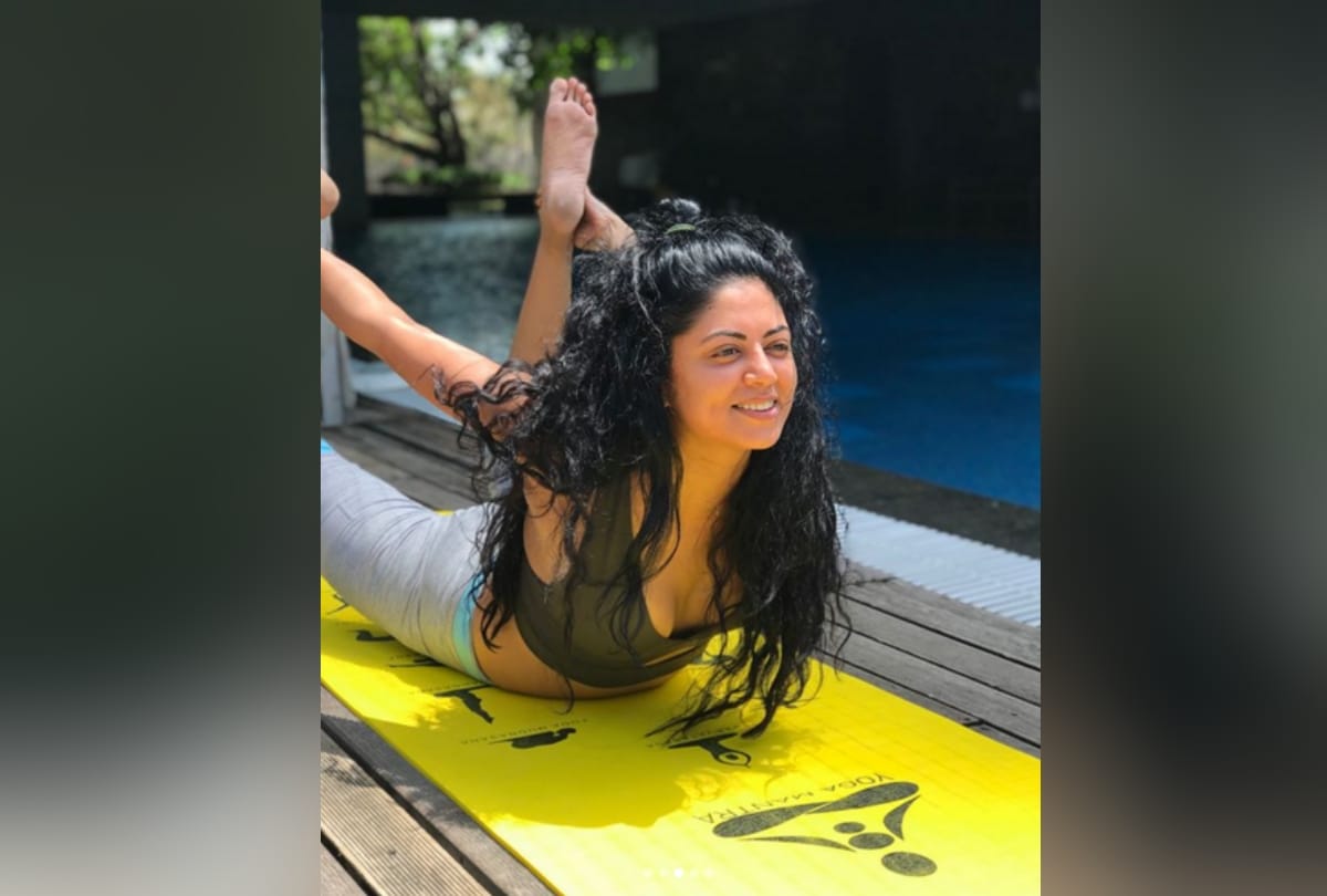 kavita kaushik shared her pics in yoga asanas and wrote caption for trollers delhi-ncr