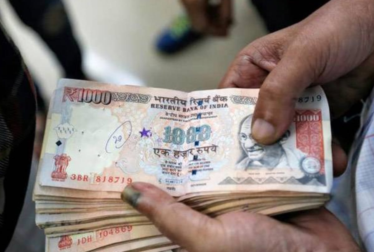 old currency of 500 and 1000 will be used for decorations