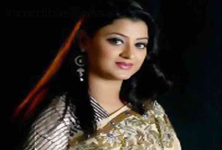 actress usasi misra said that people want to tear my clothes while stage performance