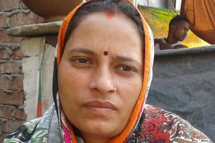 brave lady caught thief in lucknow