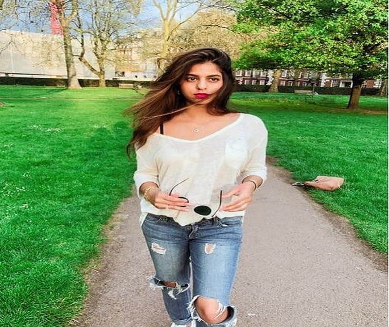 gauri khan share suhana khan pic on instagram goes viral