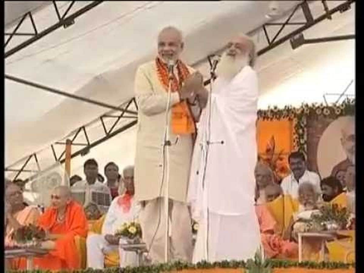 Congress tweet pm modi and Asaram video Farhan Akhtar gave massive reply