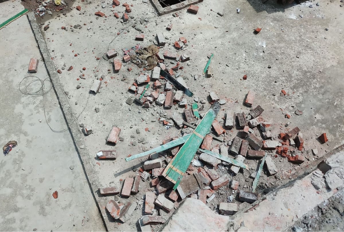blast in an illegal cracker factory 