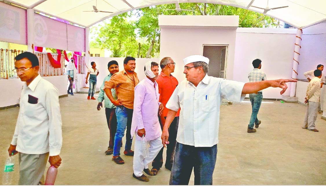 Tension at palwal civil hospital after not getting food for Rs10