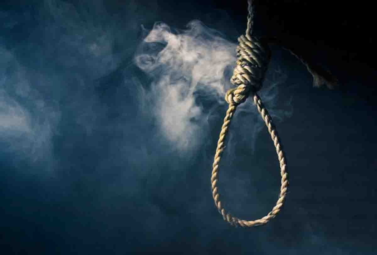 mother commits suicide in son's grief 