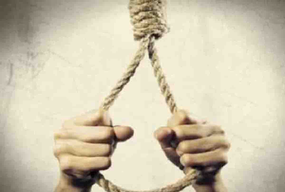 mother commits suicide in son's grief 