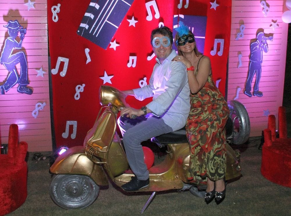 agra people call foreign guests to make marriage memorable 